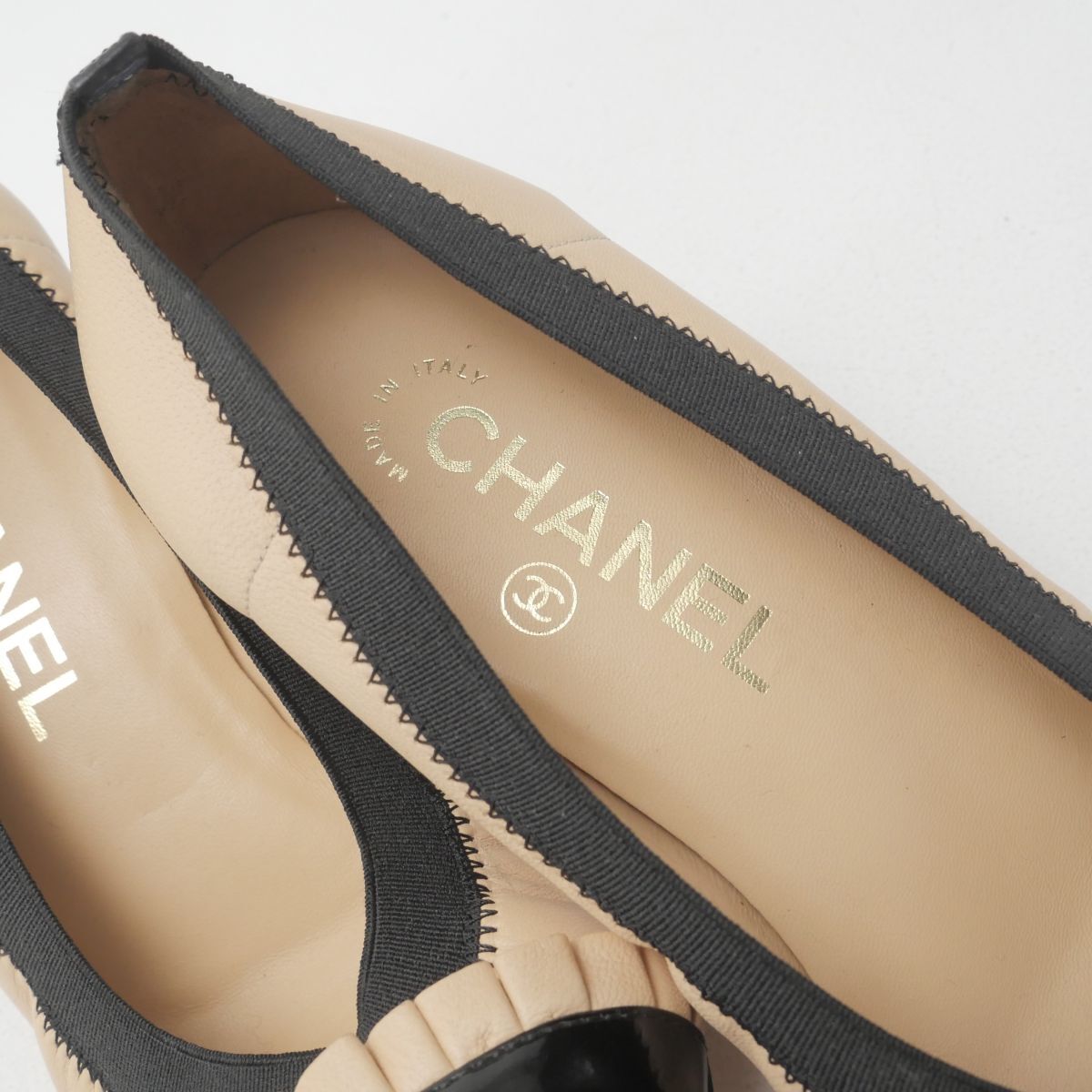 GR7069▲イタリア制 CHANEL シャネル 37.5C/約24.5cm相當(dāng) CC/ココマーク フリル バイカラー キャップトゥ レザーパンプス 靴 ベージュ×齩?
