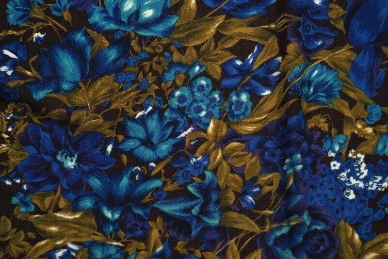 Dior ディオール　シルク スカーフ 青いバラ柄　ブルー　グリーン　大判 Yahoo!オークション -「スカーフ (青 ブルー)」(ディオール) (て