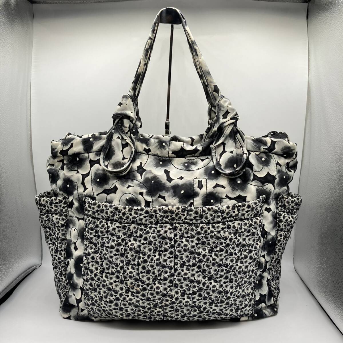 美品 マークジェイコブス トートバッグ ショルダー 2way キルティング 金具 MARC JACOBS マークジェイコブス トートバッグ ショルダーバッグ