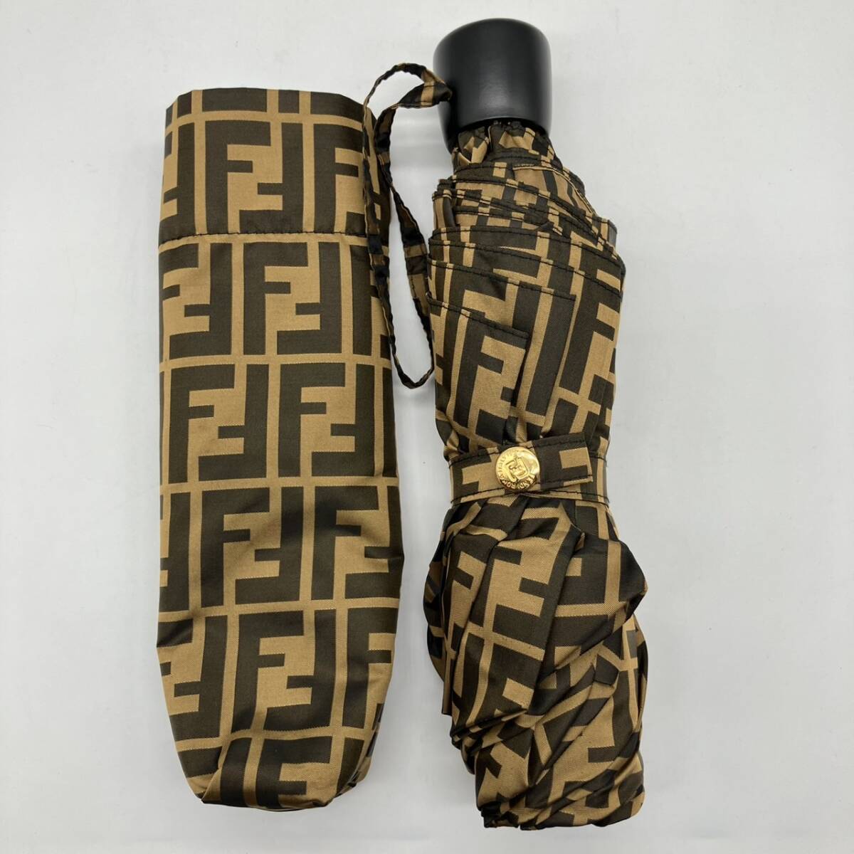 【美品】FENDI フェンディ 折り畳み傘 FF柄 日傘 FENDI フェンディ 傘 折りたたみ傘 雨具 アンブレラ ズッカ柄 FF