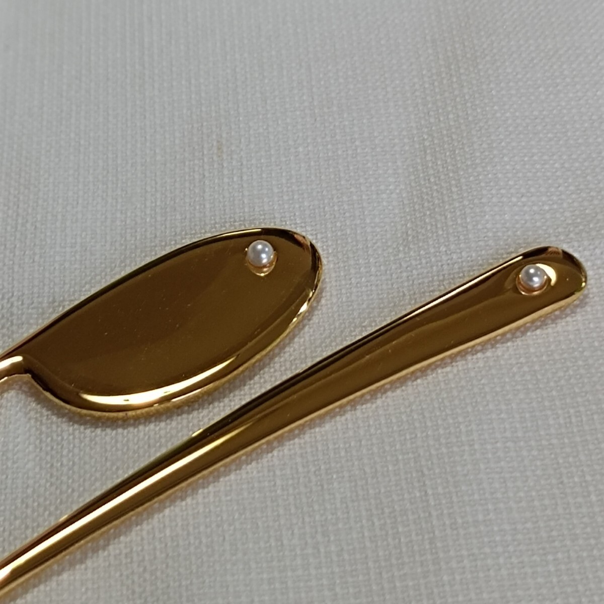 新品 ミキモト K24金仕上 真珠付き スプーン5本・フォーク5本 箱入 ◯ ミキモト MIKIMOTO【K24金仕上 真珠付きスプーン5本