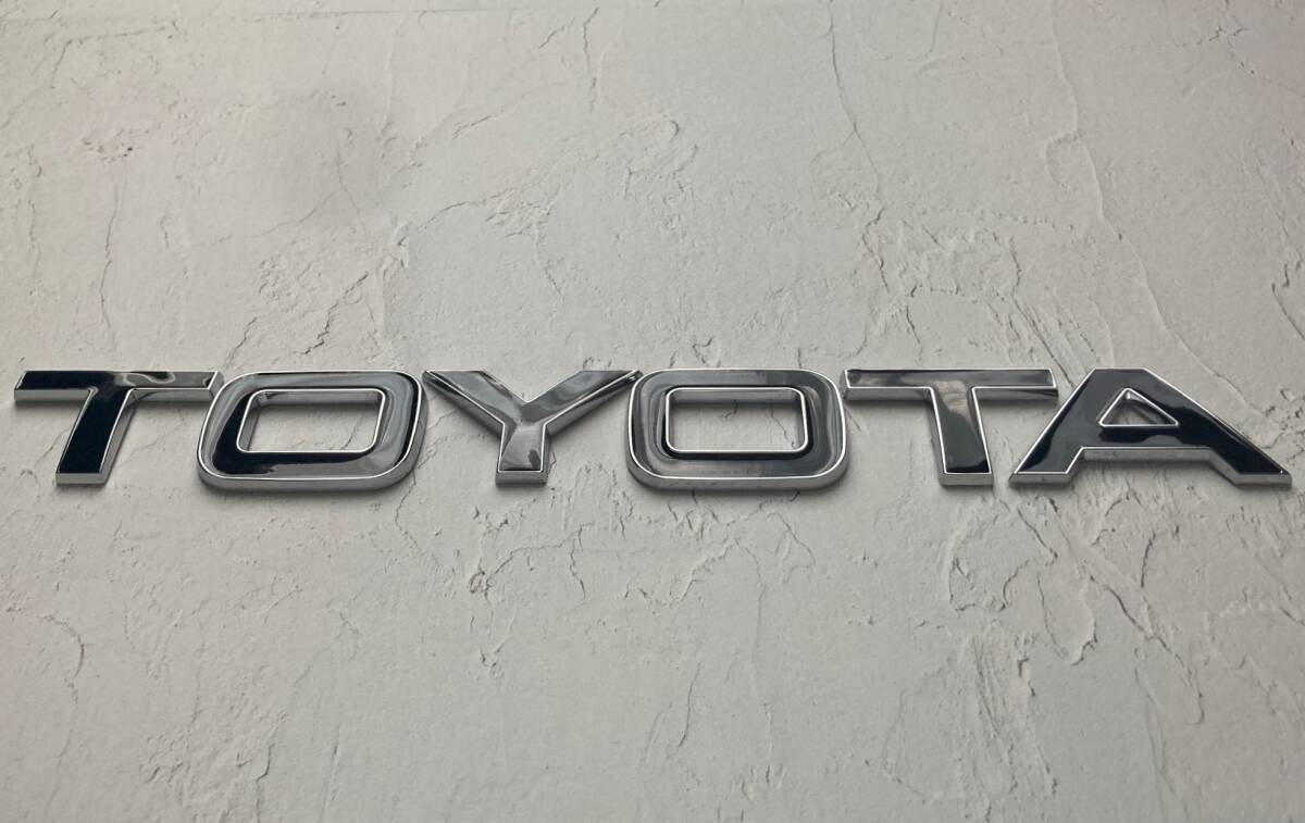 【M31】3D 立体エンブレム 「TOYOTA」セット ブラック+クロームメッキ枠