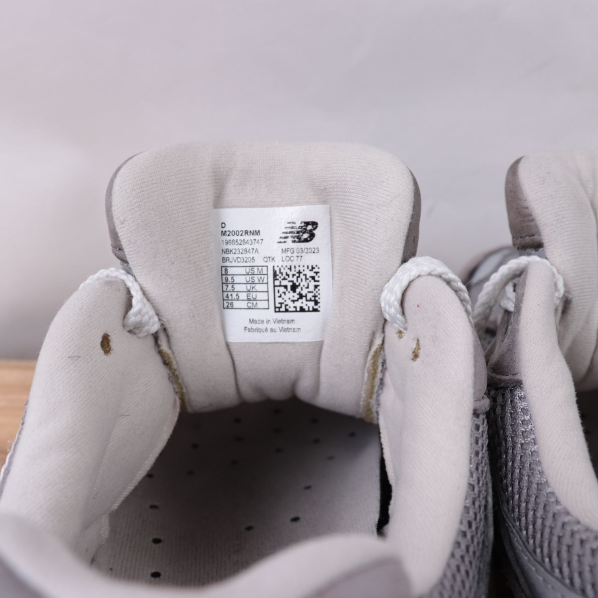 z9869[M2002RNM] New balance US8 26.0cm/ пепел серый светло-серый newbalance мужской спортивные туфли б/у 