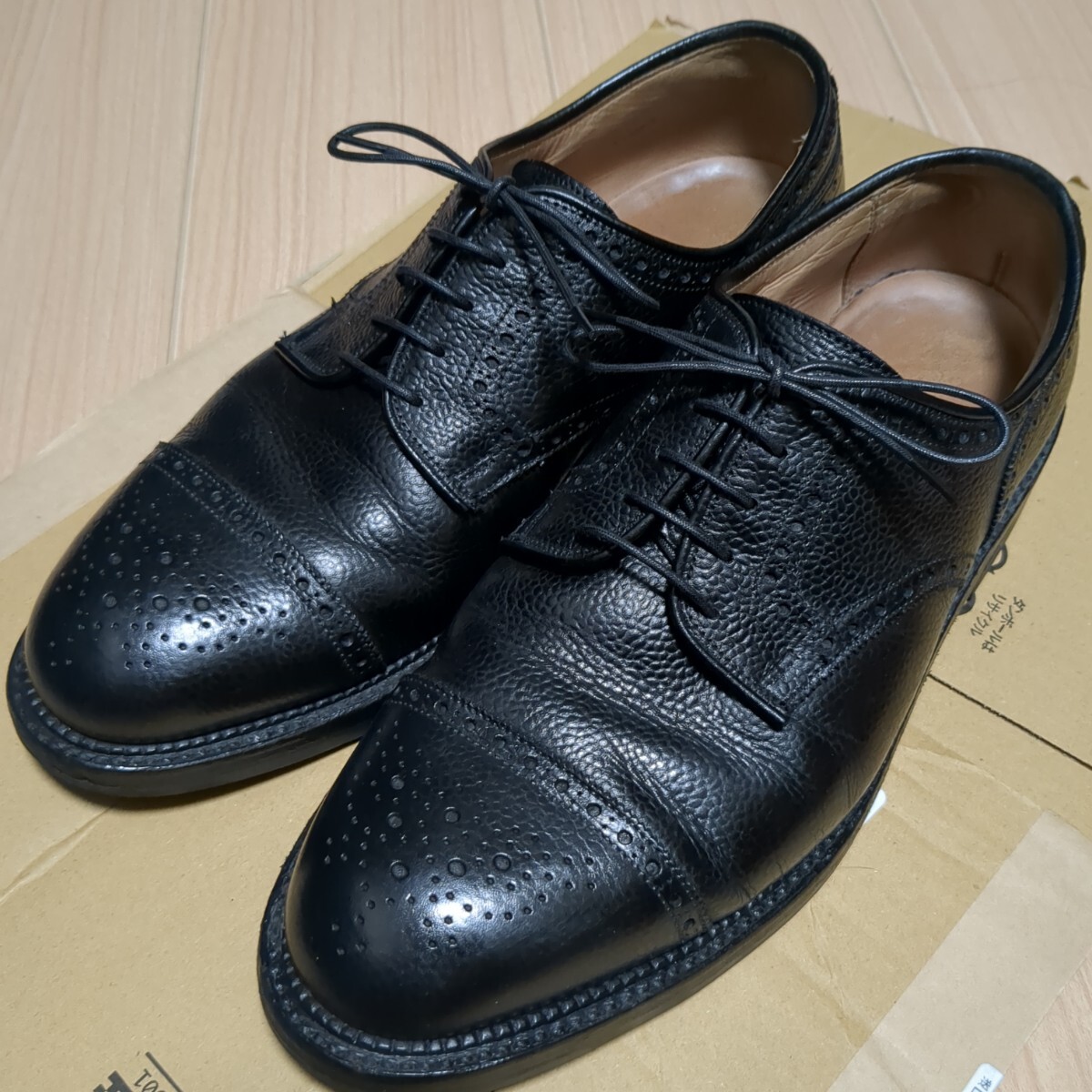 クロケット&ジョーンズ セミブローグ NEWPORT UK8 1/2 Eブラック クロケット&ジョーンズ セミブローグ NEWPORT UK8 1/2 Eブラック
