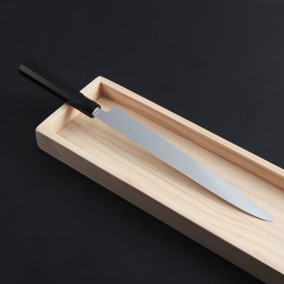 9033 極薄柳刃包丁 尺寸 世界一薄い 厚み1.7mm 高光沢度鏡面仕上げ（完全手研ぎ）刺身包丁 和包丁 本刃付け 黒檀黒水牛八角柄