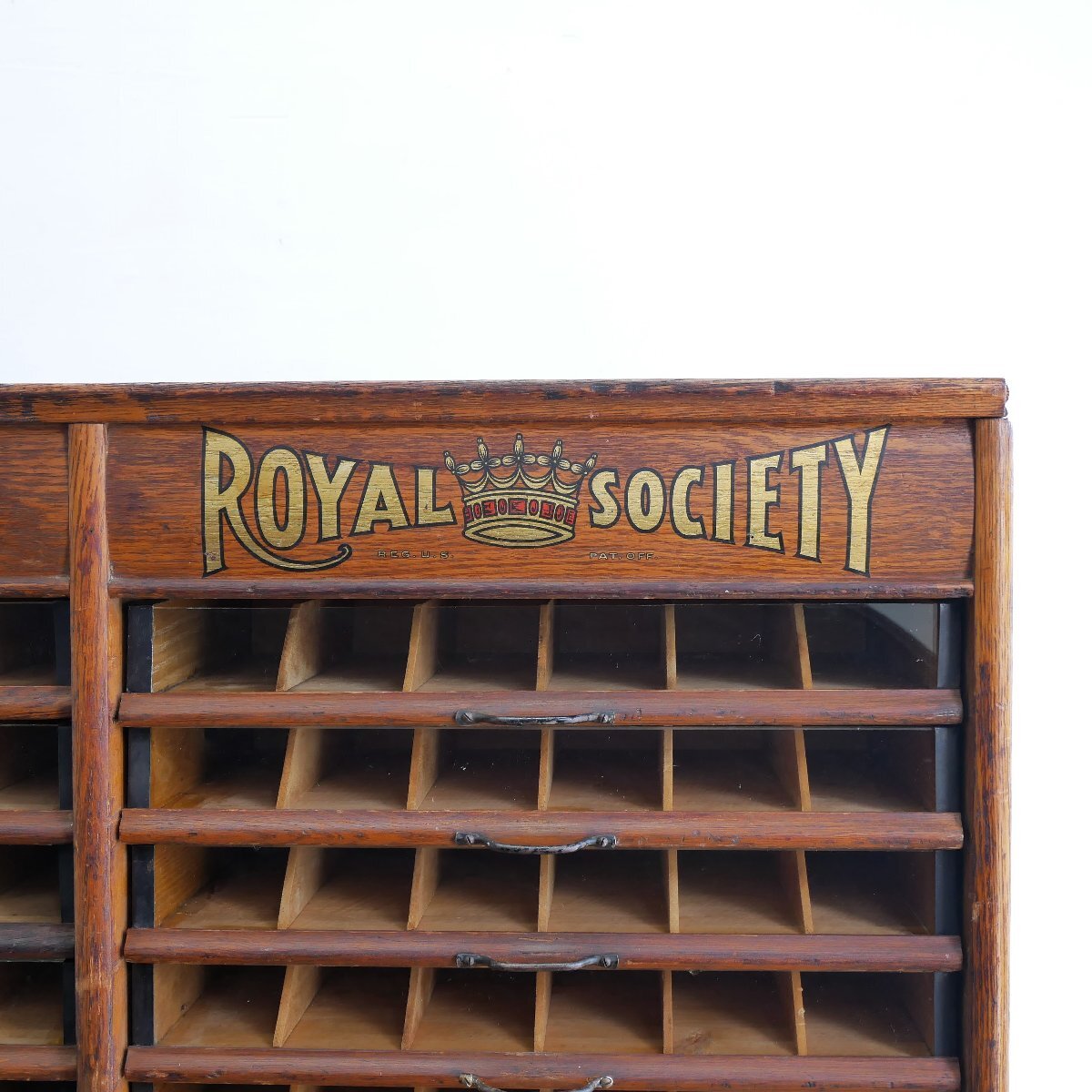 1920's ROYAL SCOIETY アンティーク 刺繍纟キャビネット / 英國(guó) ロイヤル ソサイティ ししゅう リボン 店舗什器 #602-500-211-452