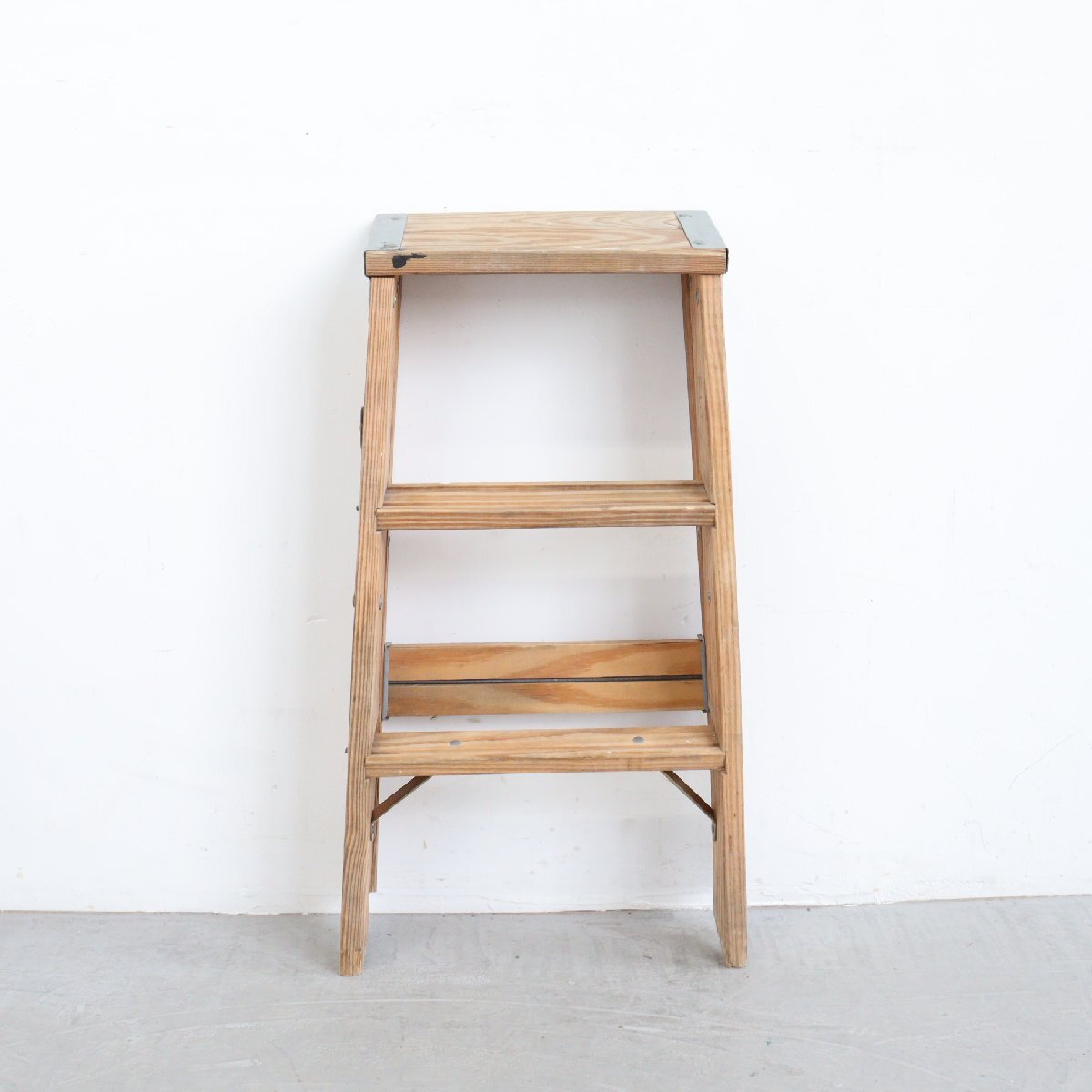 アメリカ ヴィンテージ 3段 腳立 / 木制ラダー stepladder ディスプレイ 店舗什器 ガーデニング アンティーク 雑貨＃702-18-202-46