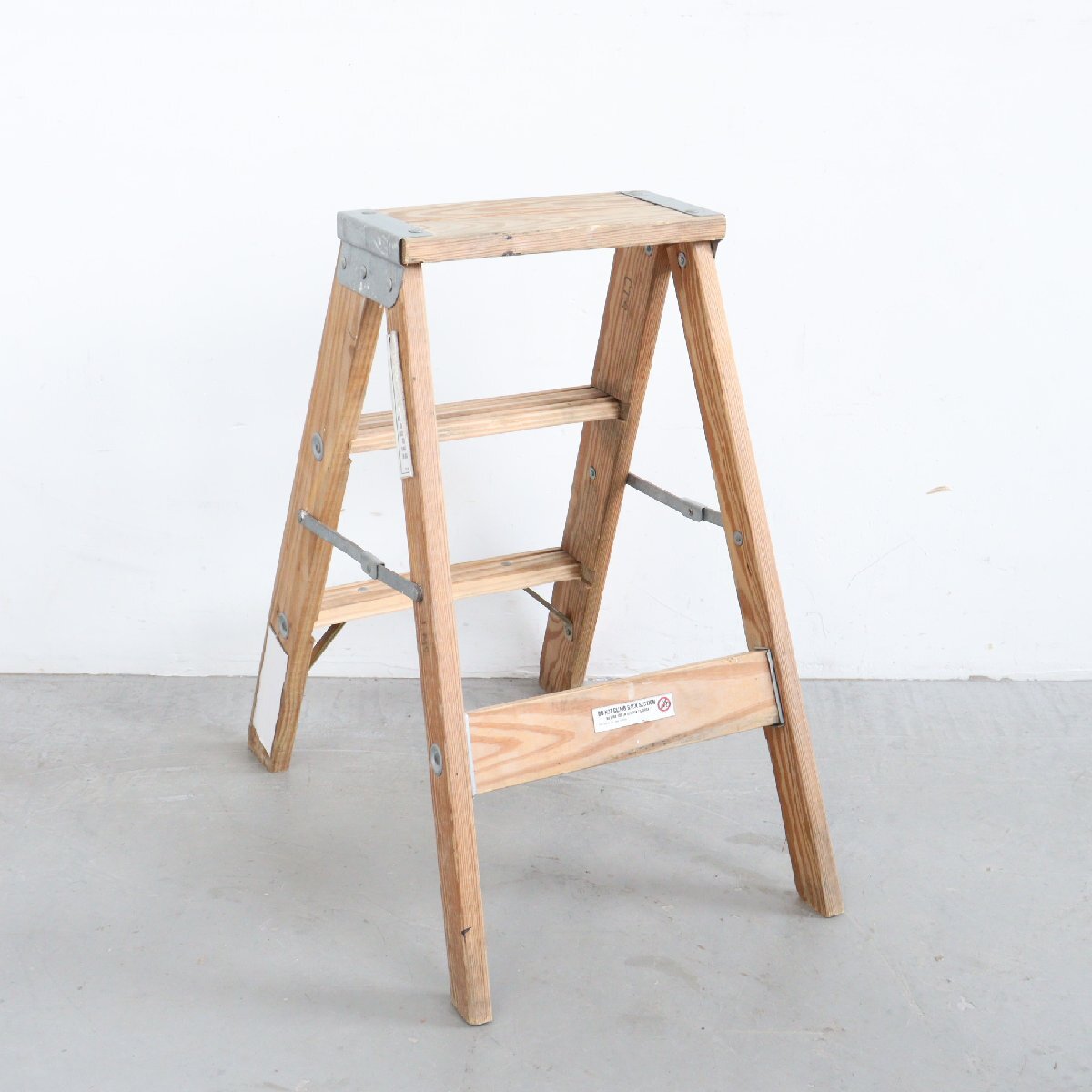 アメリカ ヴィンテージ 3段 腳立 / 木制ラダー stepladder ディスプレイ 店舗什器 ガーデニング アンティーク 雑貨＃702-18-202-46