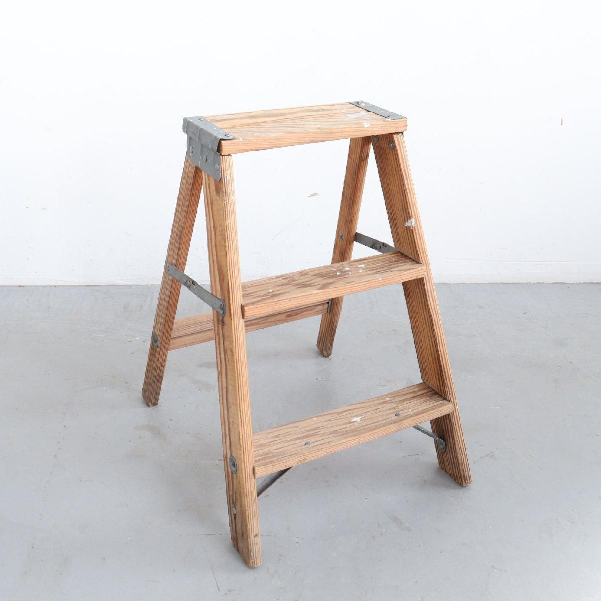 アメリカ ヴィンテージ 3段 腳立 / 木制ラダー stepladder ディスプレイ 店舗什器 ガーデニング アンティーク 雑貨＃702-18-202-32