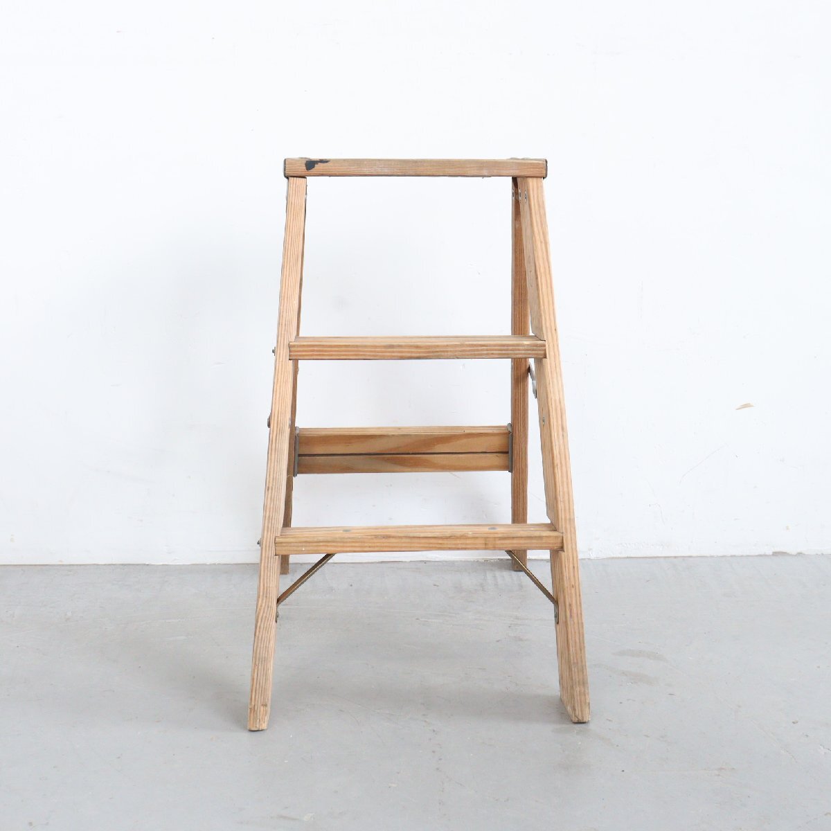アメリカ ヴィンテージ 3段 腳立 / 木制ラダー stepladder ディスプレイ 店舗什器 ガーデニング アンティーク 雑貨＃702-18-202-46