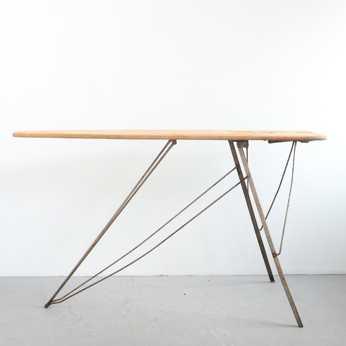 アンティークアイロン台 折りたたみ 高さ調節2段階ビンテージ 店舗什器 マルシェ アンティークアイロン台 折りたたみ 高さ調節2段階ビンテージ