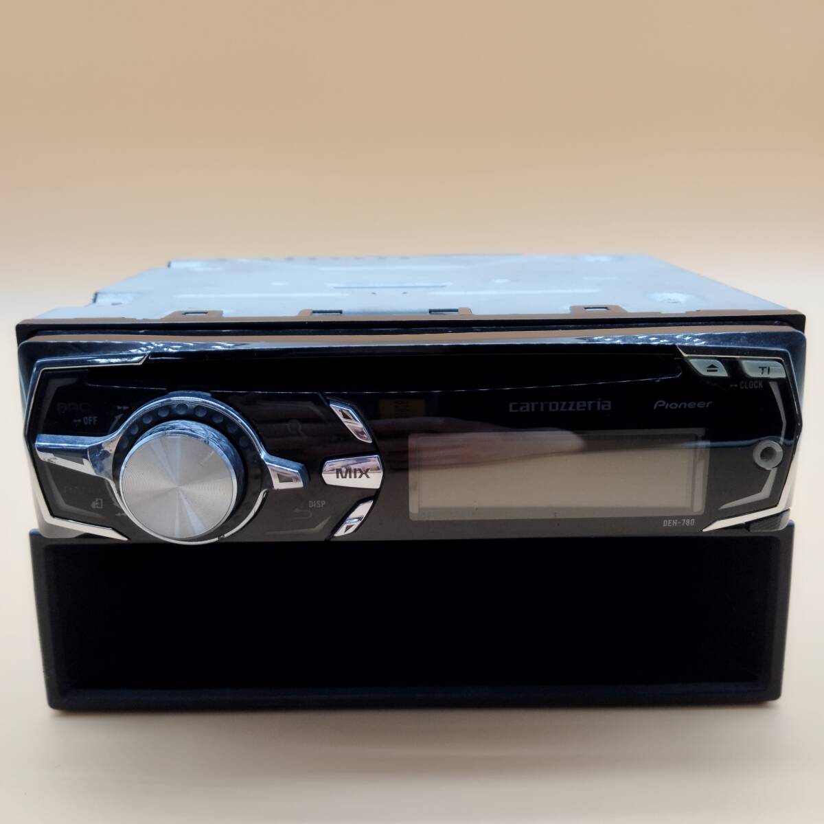 [s20268]Carrozzeria Carozzeria 1DIN CD плеер CD панель AM FM радио USB бардачок имеется DEH-780