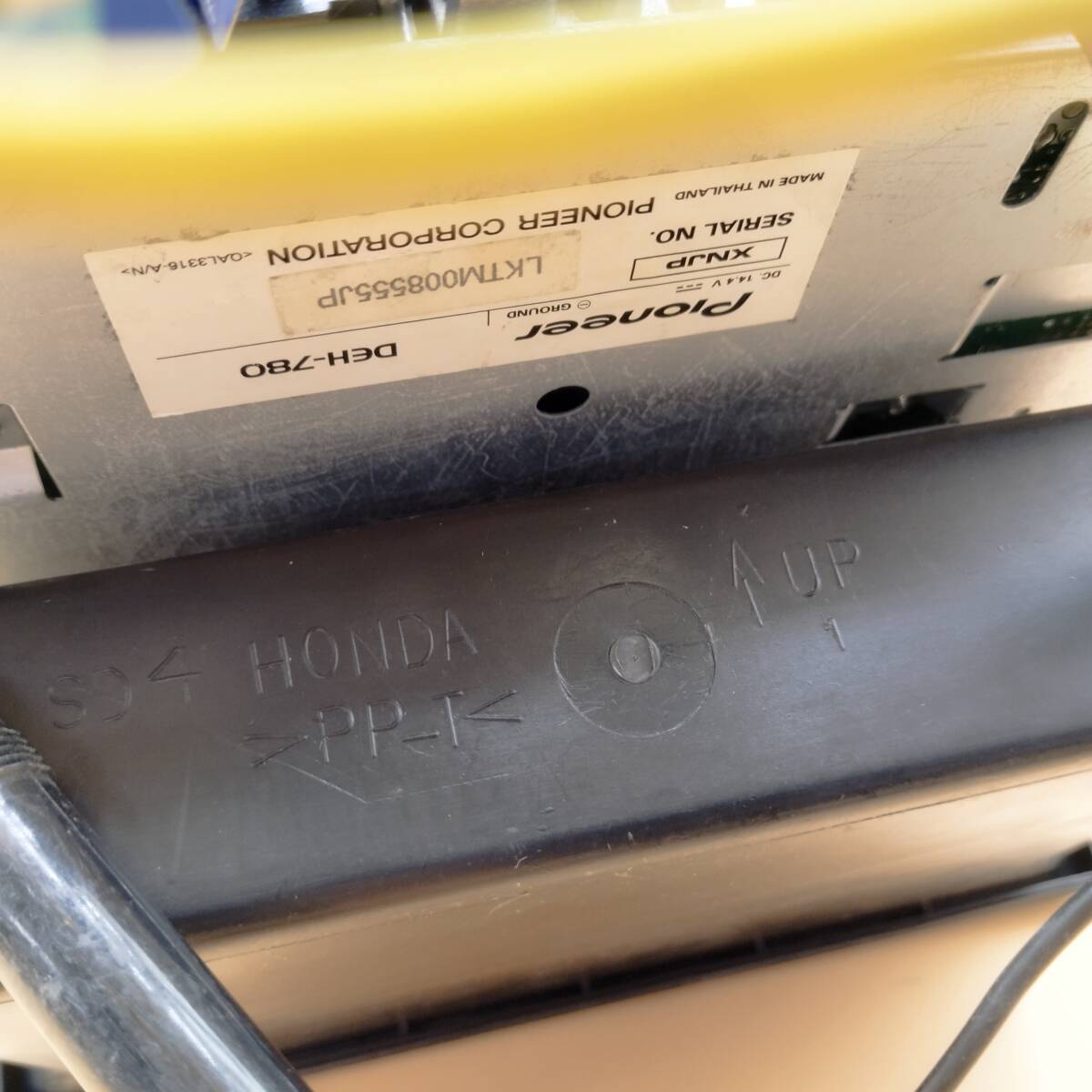 [s20268]Carrozzeria Carozzeria 1DIN CD плеер CD панель AM FM радио USB бардачок имеется DEH-780