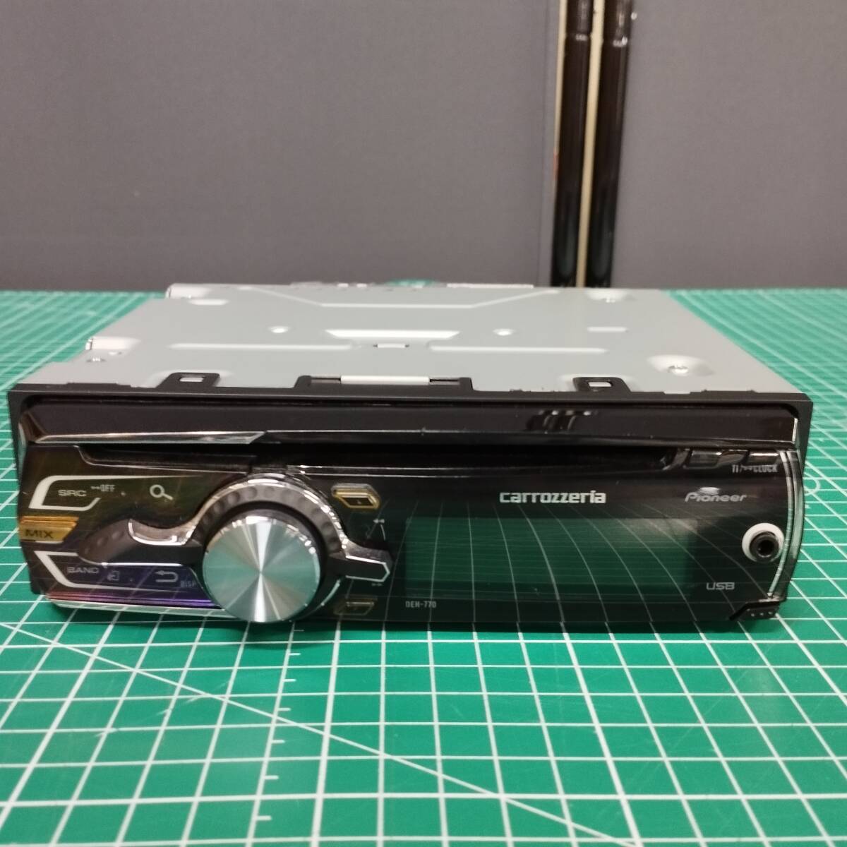 【s20251】パイオニア カロッツェリア カーAV AVメインユニット DEH-770 プレイヤー オーディオ デッキ リモコン 説明書付