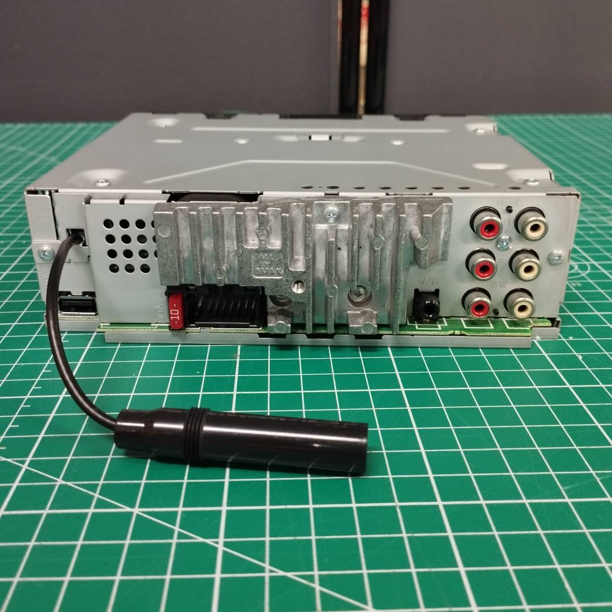 【s20251】パイオニア カロッツェリア カーAV AVメインユニット DEH-770 プレイヤー オーディオ デッキ リモコン 説明書付