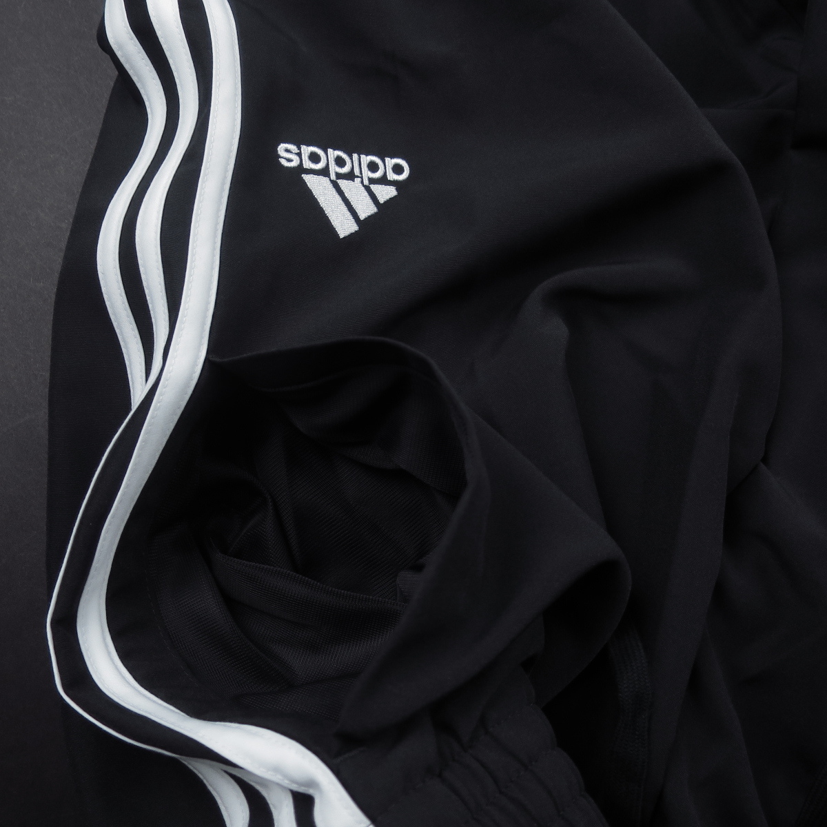 新品★adidas/アディダス/スリーストライプス ウーブン トラックスーツ セットアップT01/750黒/【L】