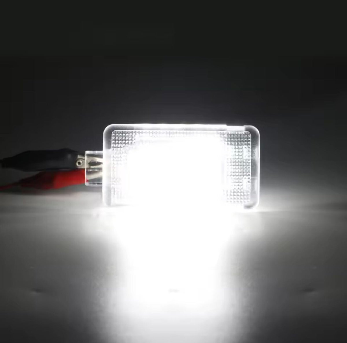 激白光 ! 交換式 ! LED フットランプ ルームランプ ボルボ V60 ドライブe T4 T6 AWD SE Rデザイン スポーツ_画像2