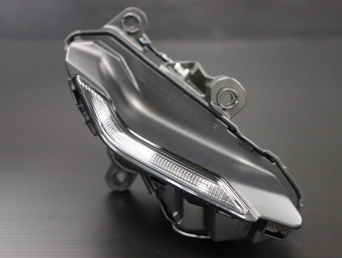 激安！YZF-R125純正右側(cè)ポジションランプAssy/アイライン/デイビーム！2023年式/國內(nèi)仕様/RE45J/V4/YZF-R15M