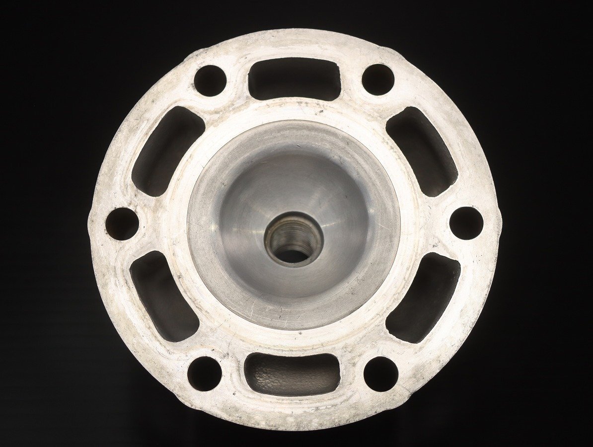 激安！NSR250R SP純正リアバンクシリンダーヘッド/リビルド品/HRCセンタープラグヘッド用に！MC28/1994～/96SPレプソルカラー 激安！NSR250R純正乾式用リアバンクシリンダーヘッド⁄リビルド品！MC28