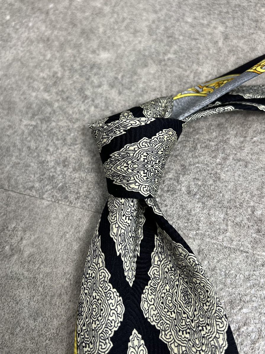 希少 名作 超 美品 Gianni Versace 90s vintage バロック 総柄 ネクタイ シルク100% ジャンニ ヴェルサーチ ヴィンテージ イタリア制 ITALY