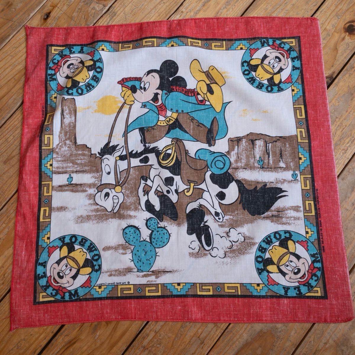  бесплатная доставка Vintage бандана Mickey Mouse носовой платок America запас Disney Disney American Casual Western смешанные товары Vintage A1539