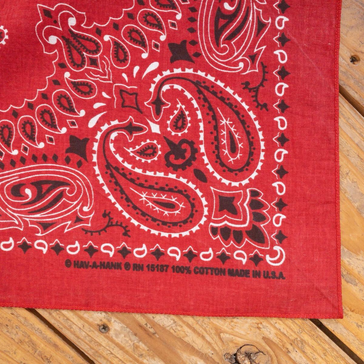 送料無料 Vintage バンダナ ハンカチ ペイズリー柄 アメリカ仕入れ ネイビー レッド ファッションコーデ 雑貨 ヴィンテージ A1568_画像4