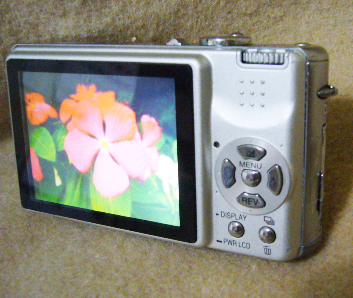 Panasonic LUMIX DMC-FX7 パナソニック コンパクトデジタルカメラ　使用中