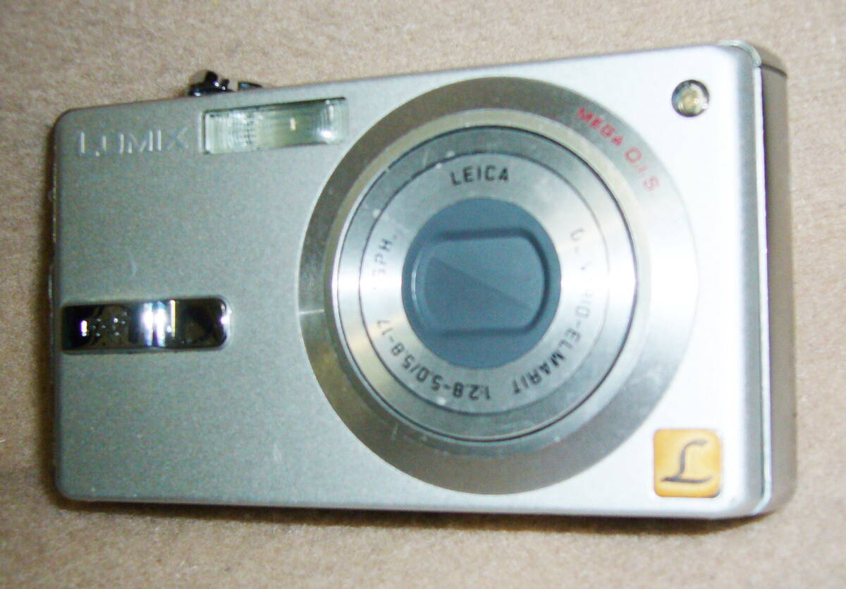 Panasonic LUMIX DMC-FX7 パナソニック コンパクトデジタルカメラ　使用中