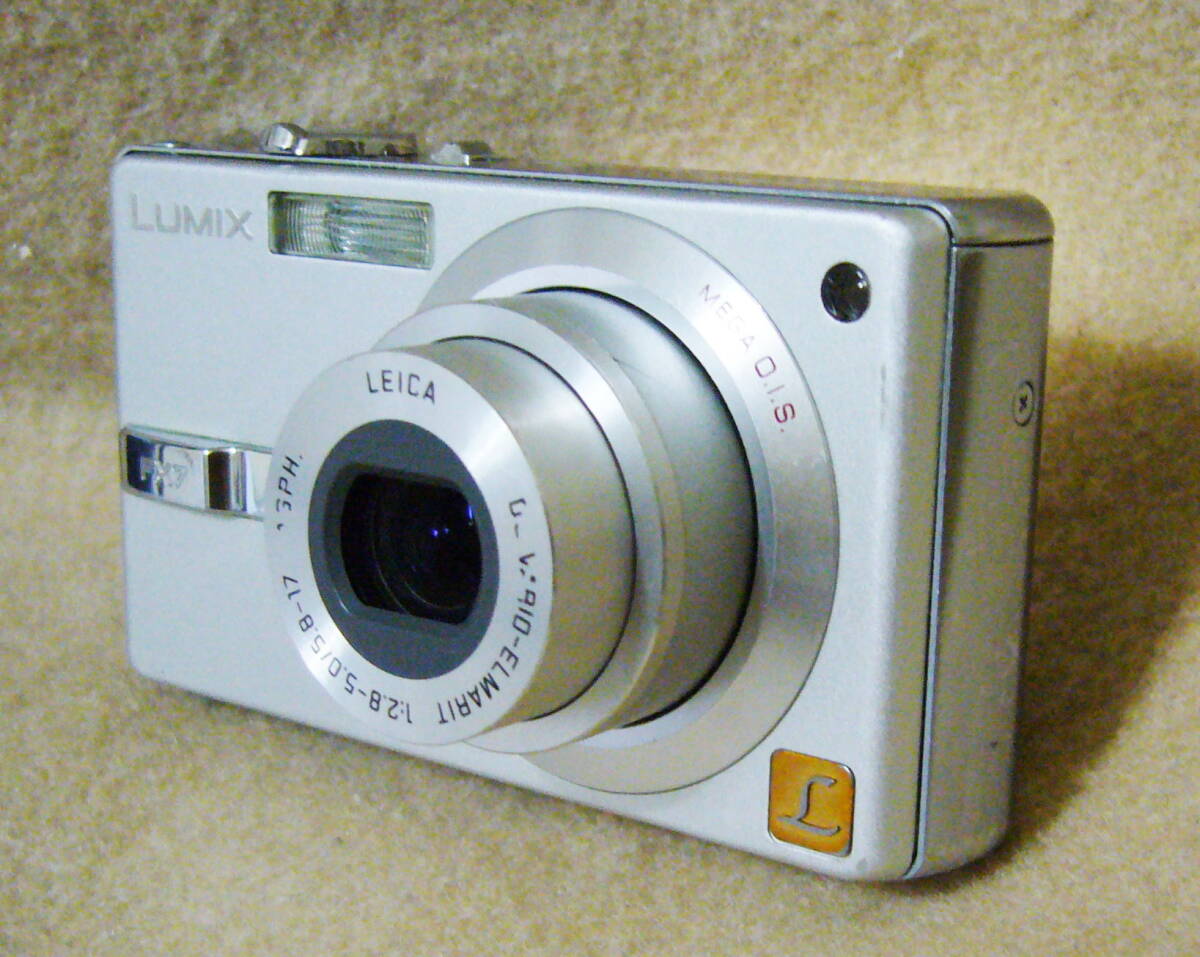Panasonic LUMIX DMC-FX7 パナソニック コンパクトデジタルカメラ　使用中