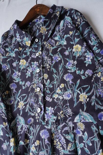 ?ハンドメイド?cotton?黒色地に花柄?襟付きOP?著丈オーダー?