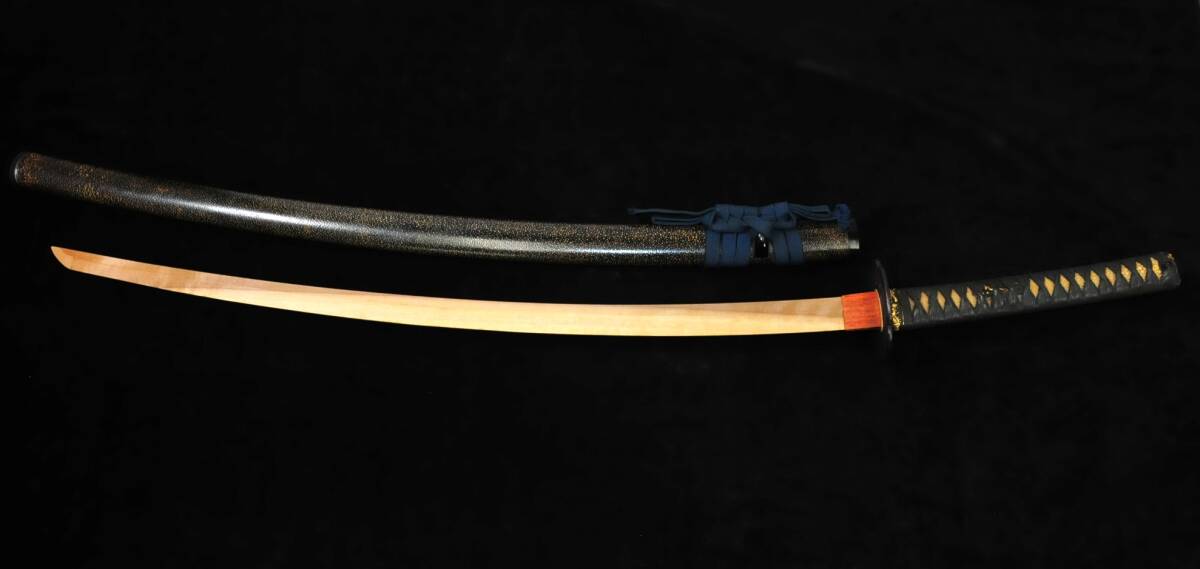特別貴重】 刀・拵え対 研出鮫鞘刀拵（鍔 梅樹図 縁頭・目貫 龍