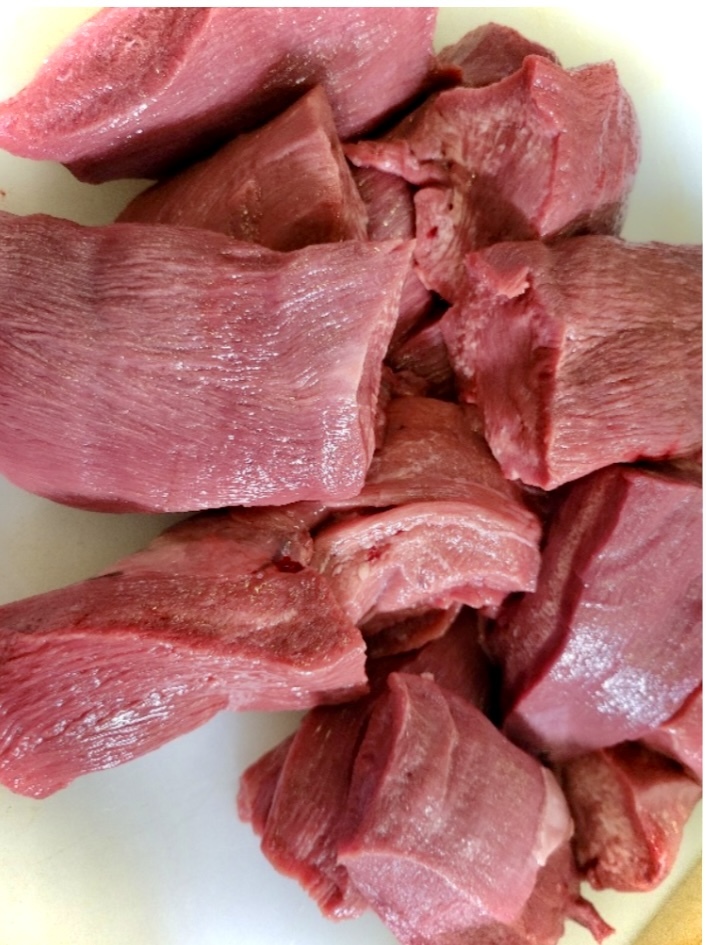 ^_^/即決は×5kgです！【谷物肥育】牛タン先　端材　タンシチュー！　煮込み料理に最適です！　　1kgからの販売です?。。? bimg=