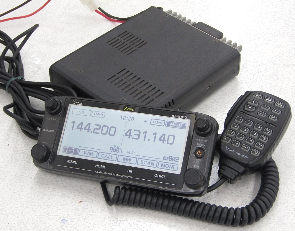 ICOM 144/430MHz デュアルバンド　デジタルトランシーバー ID-51 plus2 中古 ID-52PLUS 144⁄430MHz デュアルバンド5Wデジタルトランシーバー(GPS