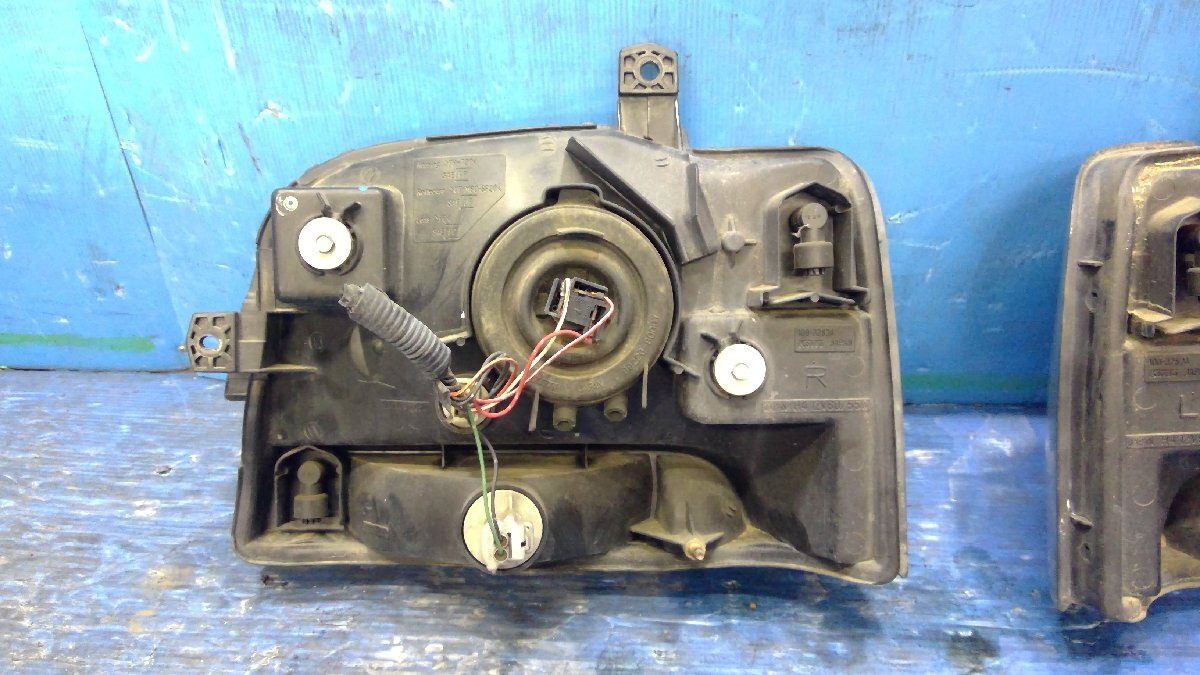 (I) Suzuki Every DB52V передняя фара левый и правый в комплекте KOITO 100-32624 DA52V DA52T DA62V DA62T (2048)