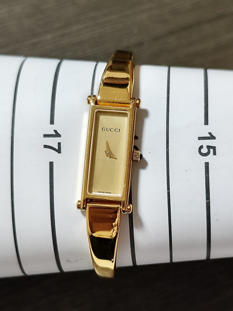 稼働品 GUCCI 1500L レディース腕時計 シェル文字盤 新品電池