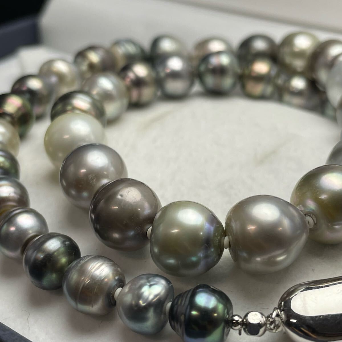 希少!! オーロラピーコック カラー ネックレス 7.7-11.5mm 黒蝶真珠 クロチョウ pearl necklace 照り強(qiáng) 本真珠【1510362-0616】