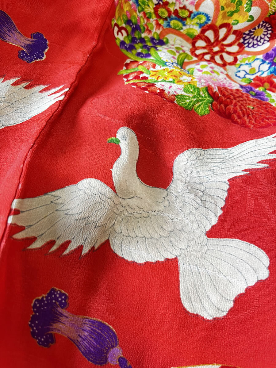 古布 正絹 子供著物 時代著物 鳩 手毬　花文様 地紋 紅赤 アンティーク リメイク用【220】