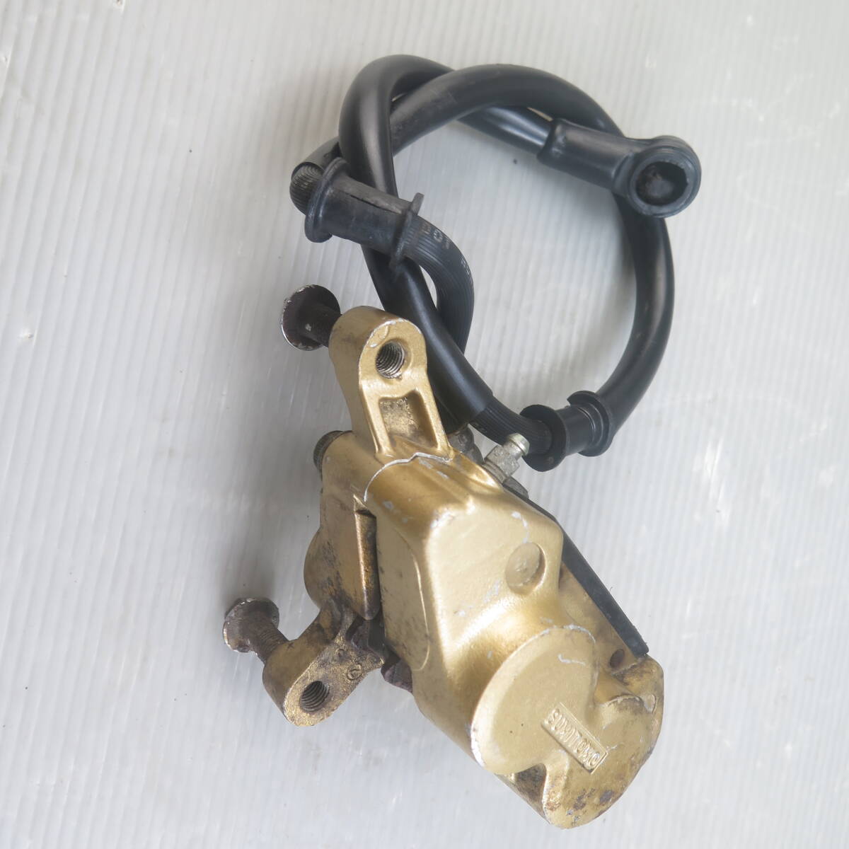 ☆TZR250 [1KT] 純正 フロントブレーキキャリパー 中古 ヤマハ YAMAHA 1985- 2XT YPVS KR061029