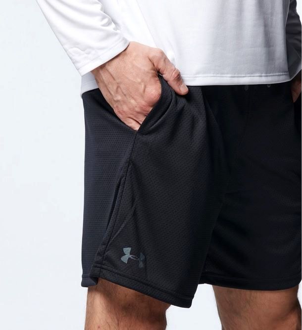 ●送料390円可能商品 アンダーアーマー UNDER ARMOUR UA 新品 メンズ 吸汗速干 ハーフパンツ ショーツ 黒 [13585640011N-L] 四 弐★QWER★