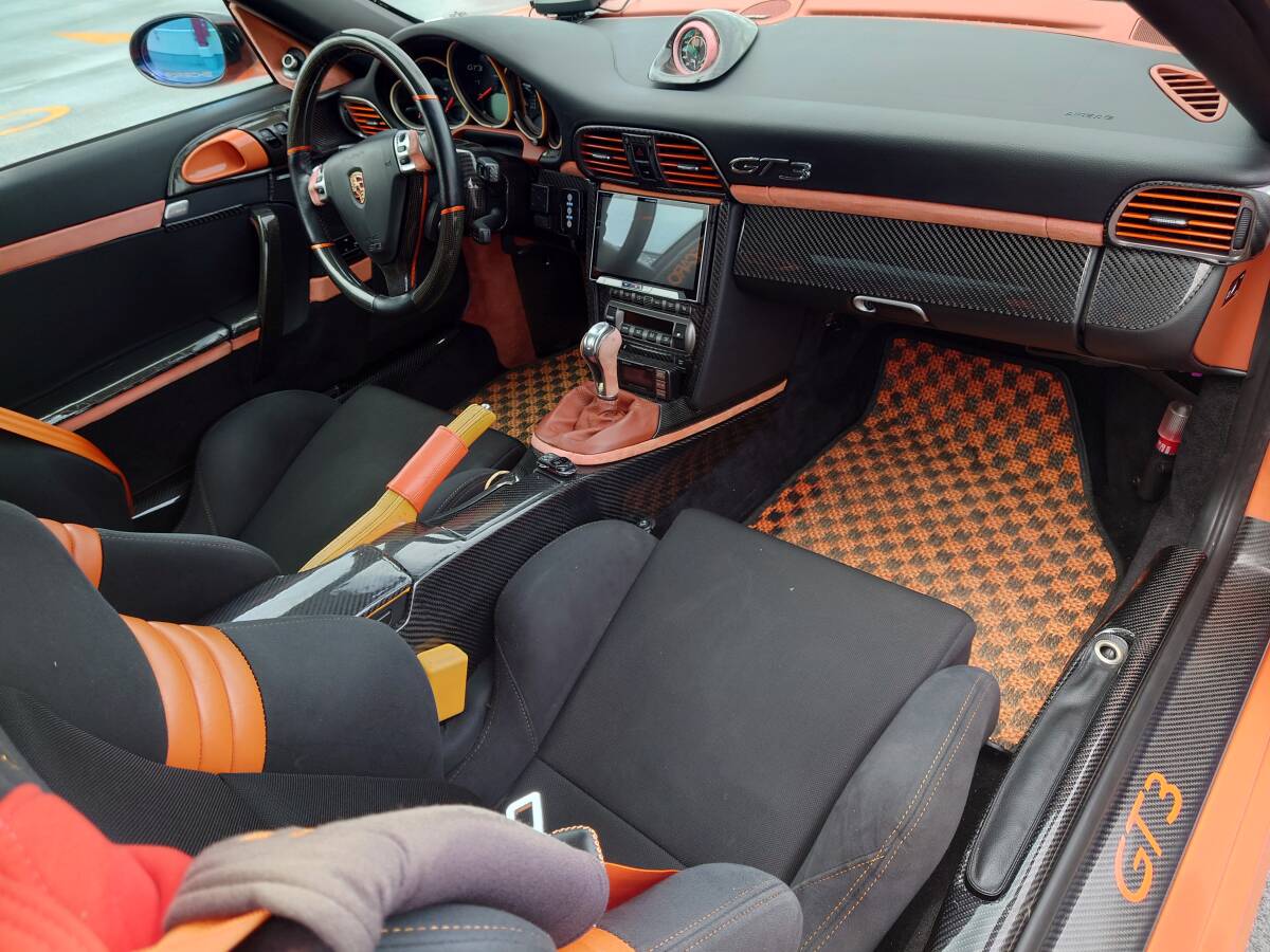 有名ショップにてエンジン載替済911（997） ガルウイング?フルエアロ?アラゴスタ車高調?可変マフラー?特注OZ?室內カーボン?車検有