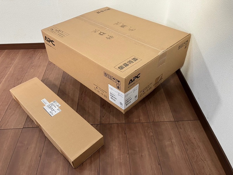 P3955◆Schneider/シュナイダー◆UPS/無停電電源裝置◆APC Smart-UPS SRT1000XLJ◆19インチラックマウントレール(SRTRK4)セット◆サーバー
