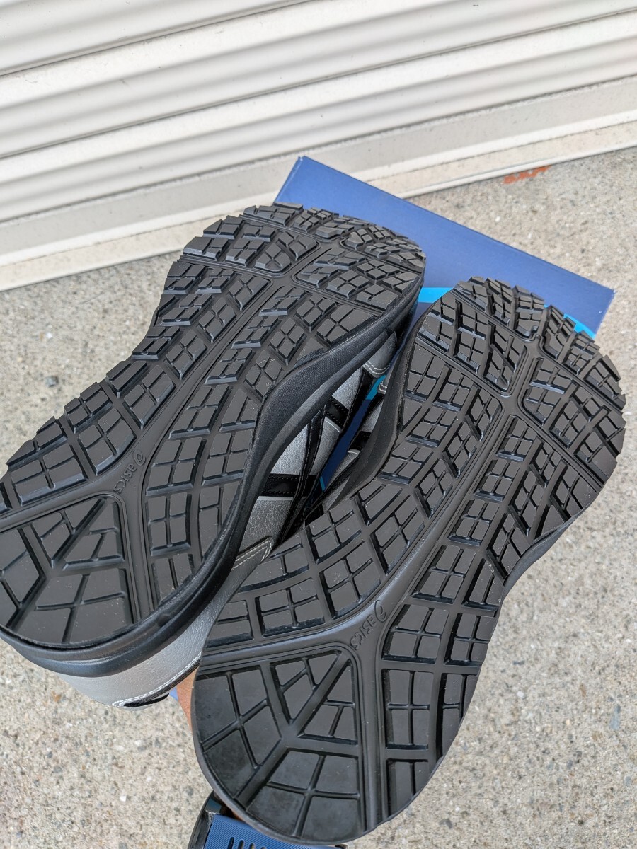 未使用　アシックス ウィンジョブ ＣＰ３０１ シルバー/ブラック ２６．５ｃｍ