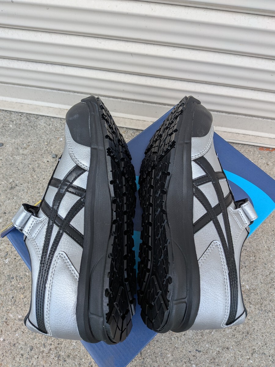 未使用　アシックス ウィンジョブ ＣＰ３０１ シルバー/ブラック ２６．５ｃｍ