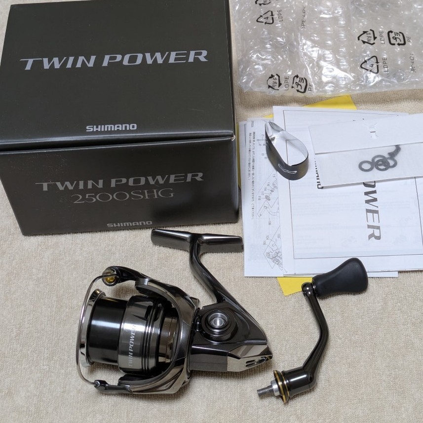 神猫 24ツインパワー 2500SHG【極上品】シマノ