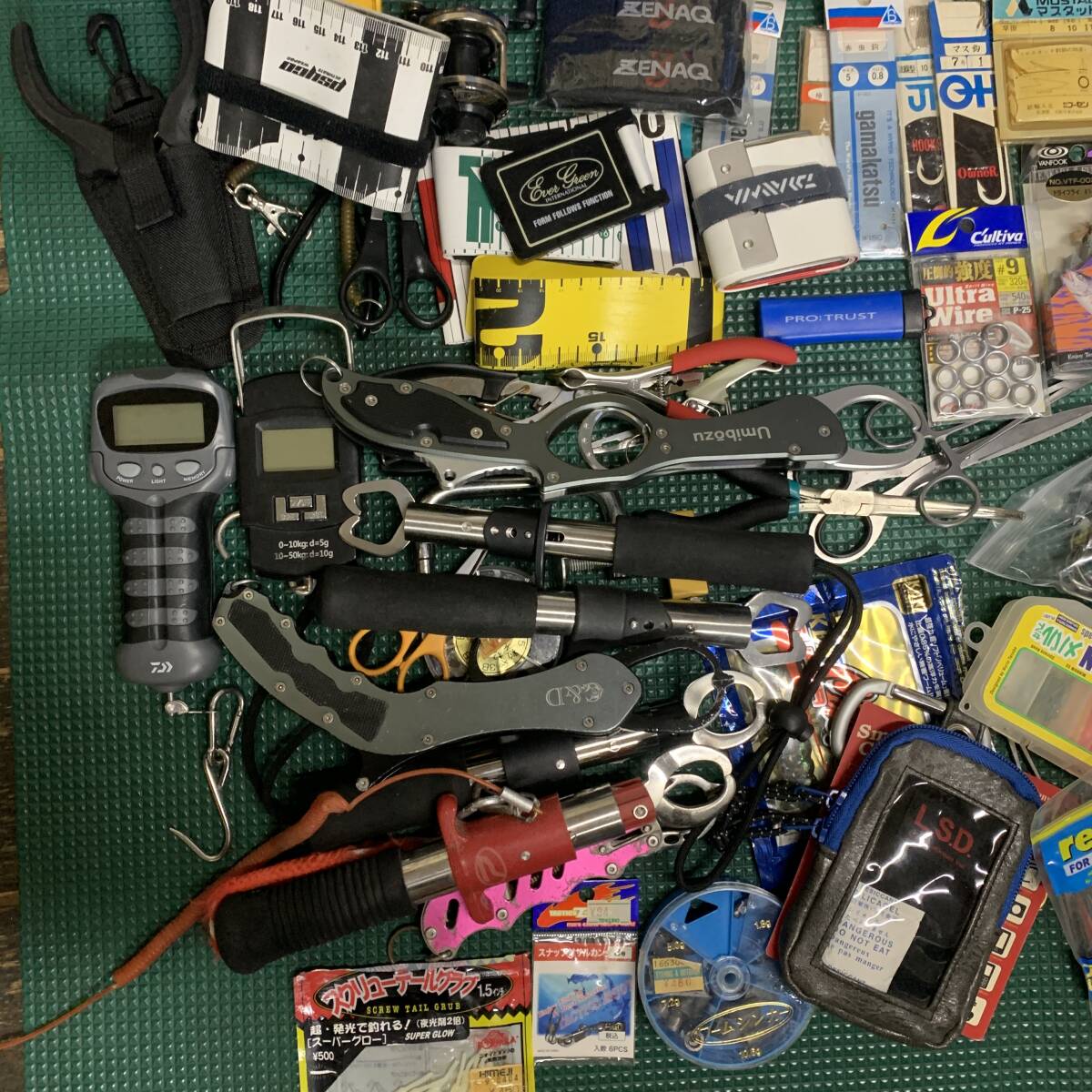 G-3597 釣り具 大量 まとめ売り ジャンク品 発送方法：佐川急便のみ