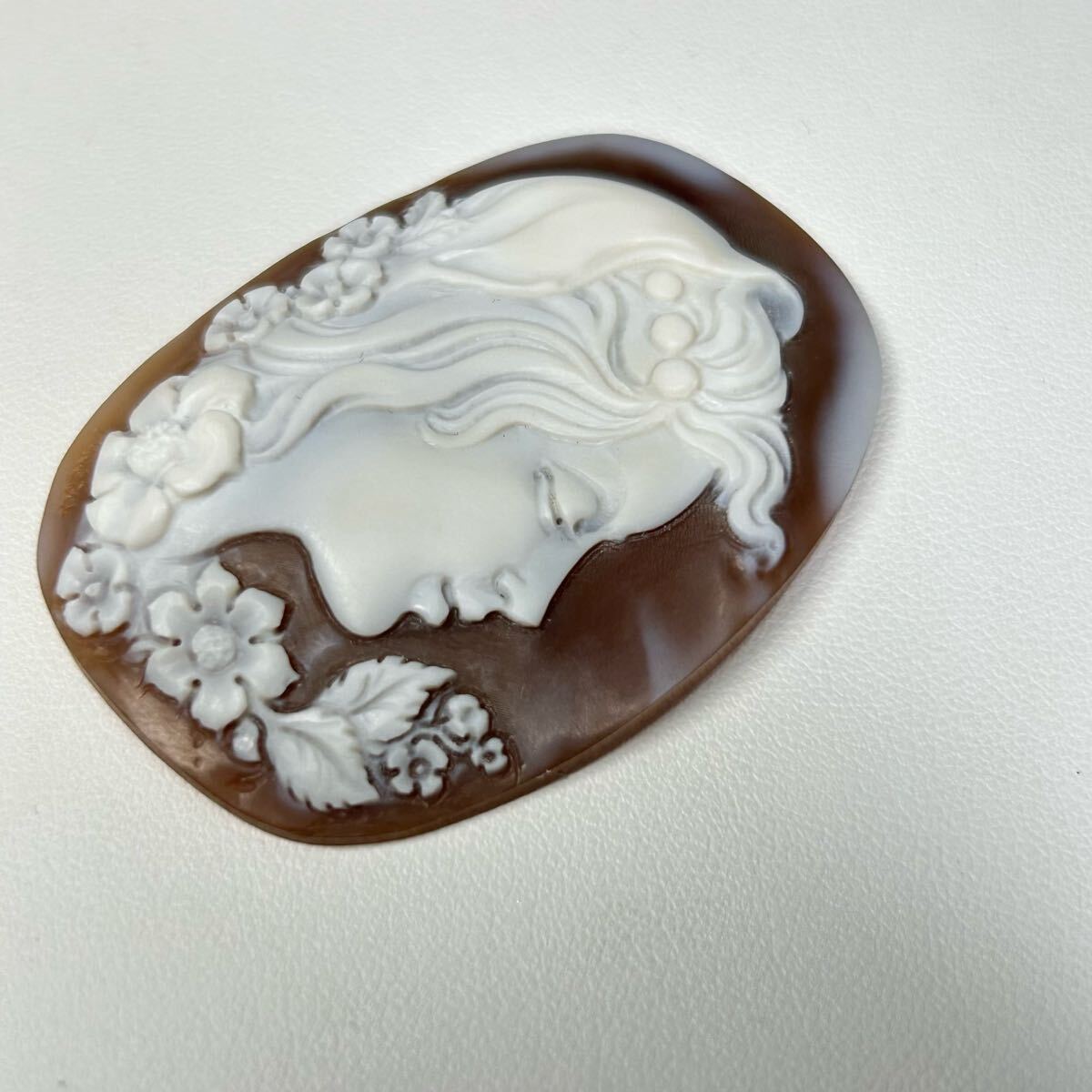 シェルカメオ】ルース 彫刻 貴婦人 横顔 SHELL カメオブローチ
