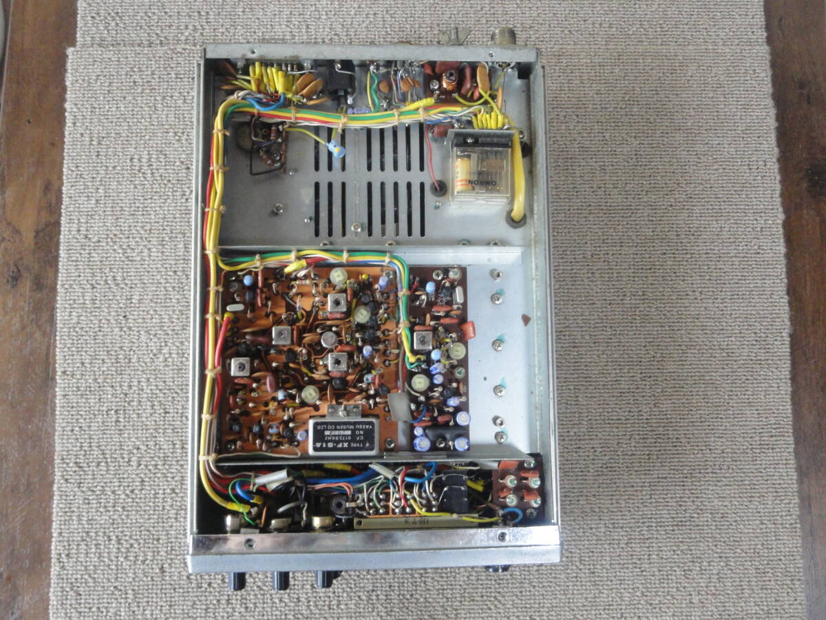 [ Junk / снятие деталей ]YAESU FT-75 SSB/CW 10W compact приемопередатчик корпус только Junk 