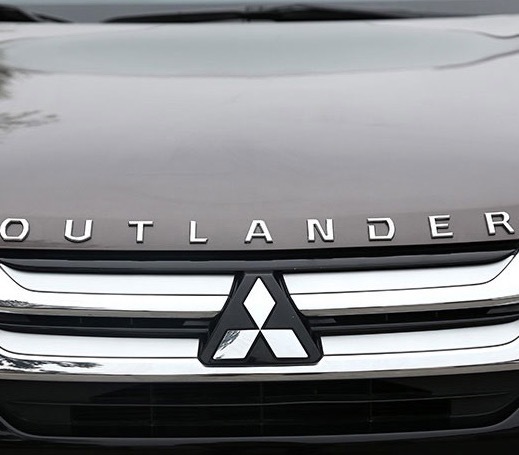 三菱 OUTLANDER アウトランダー ボンネット エンブレム シルバー