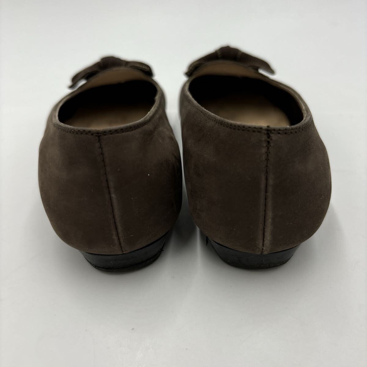 P ＊ イタリア制 '高級(jí)婦人靴' Salvatore Ferragamo サルヴァトーレフェラガモ 本革 リボン フラット パンプス 6C 23cm レディース