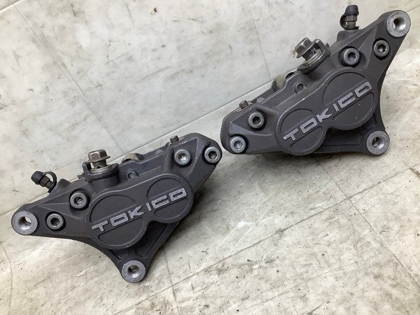 ZB4697 GSX-R400-2/ GSXR400-2 フロントブレーキキャリパー左右 トキコ/TOKIKO4ポット対向キャリパー GK73A-1018